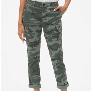 GAP Camo Girlfriend Chino Size 12